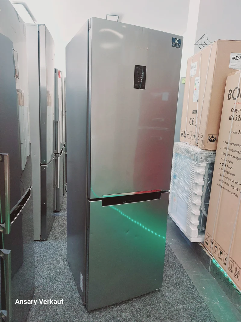 **GEBRAUCHT** SAMSUNG Kühl und Gefrierkombination RB29HER2CSA