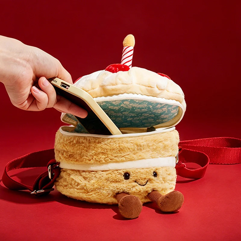 Plüsch Geschichteter Kuchen Umhängetasche mit Erdbeer-Applikationen & Kerzen-Topper Brehn