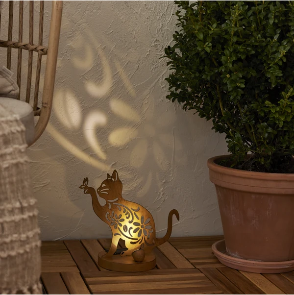 Star Trading LED-Solar-Dekoration "Oxicat", sitzende Katze Rost, Metall, ca. 25x30 cm, ww LED, Akku, outdoor, Vierfarb-Karton