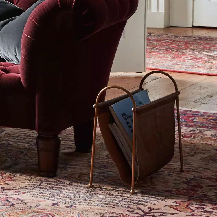 Eleganter Lederzeitschriftenhalter