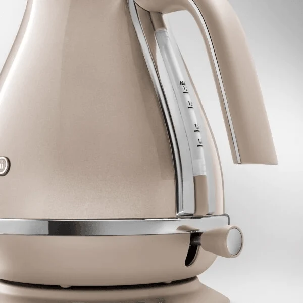 DeLonghi Icona Metallics 1.7L Wasserkocher - Beige | KBOT3001.BG