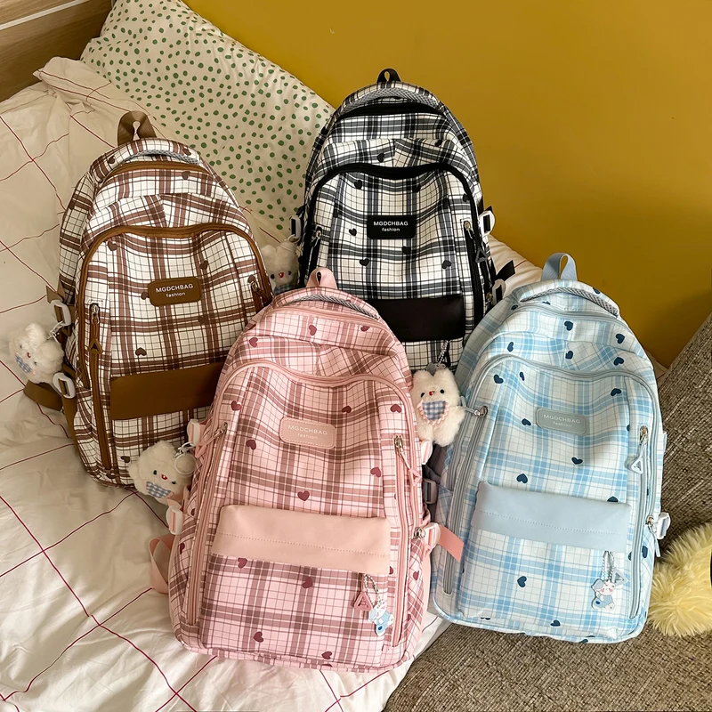 Stylische Karierte Rucksack mit Herz Akzenten Karnz