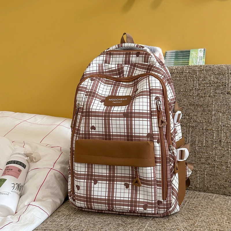 Stylische Karierte Rucksack mit Herz Akzenten Karnz