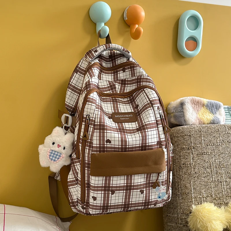 Stylische Karierte Rucksack mit Herz Akzenten Karnz