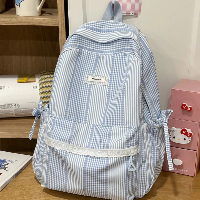 Gestreifter Freizeit-Rucksack mit dekorativer Spitze Karnz