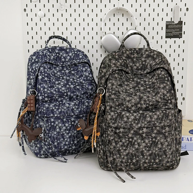 Geräumiger Rucksack mit Sternmuster Karnz