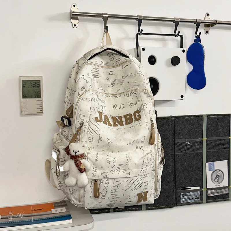 Geräumiger Multi-Taschen Rucksack Karnz