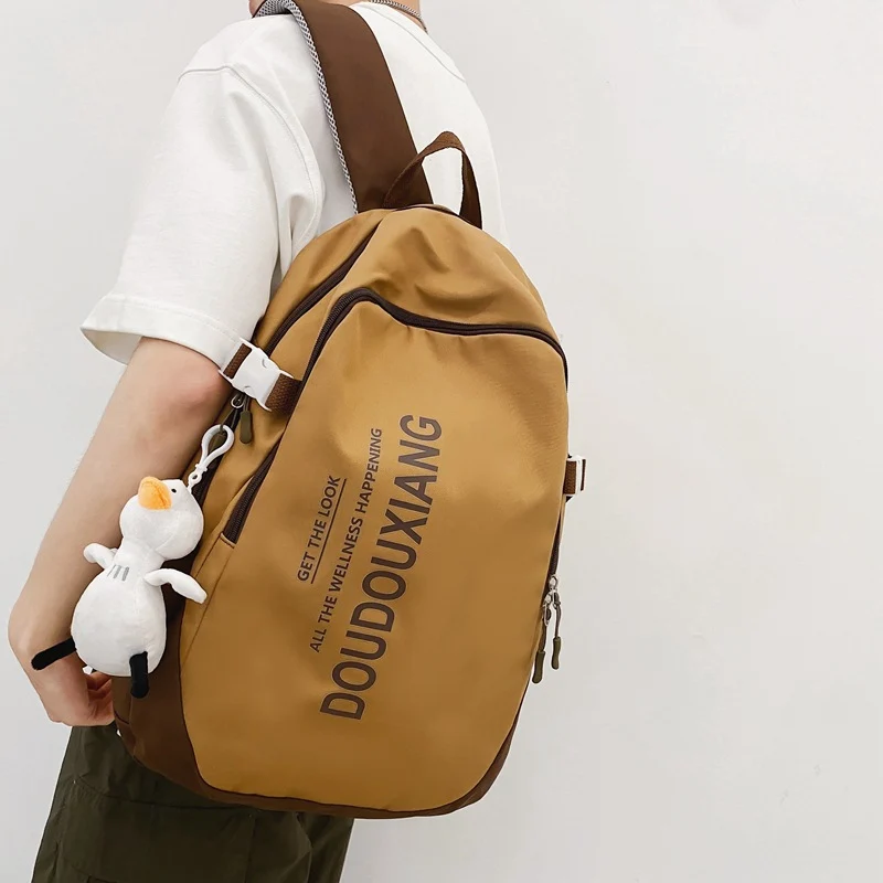 Geräumiger Multi-Taschen Rucksack Karnz
