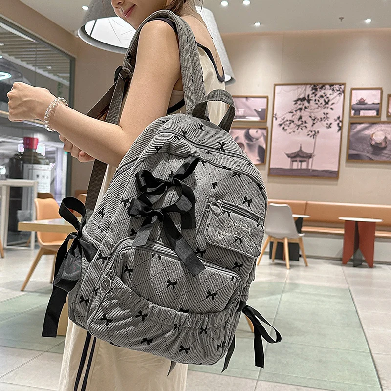 Gepolsterter Rucksack mit Schleifenverzierung Karnz