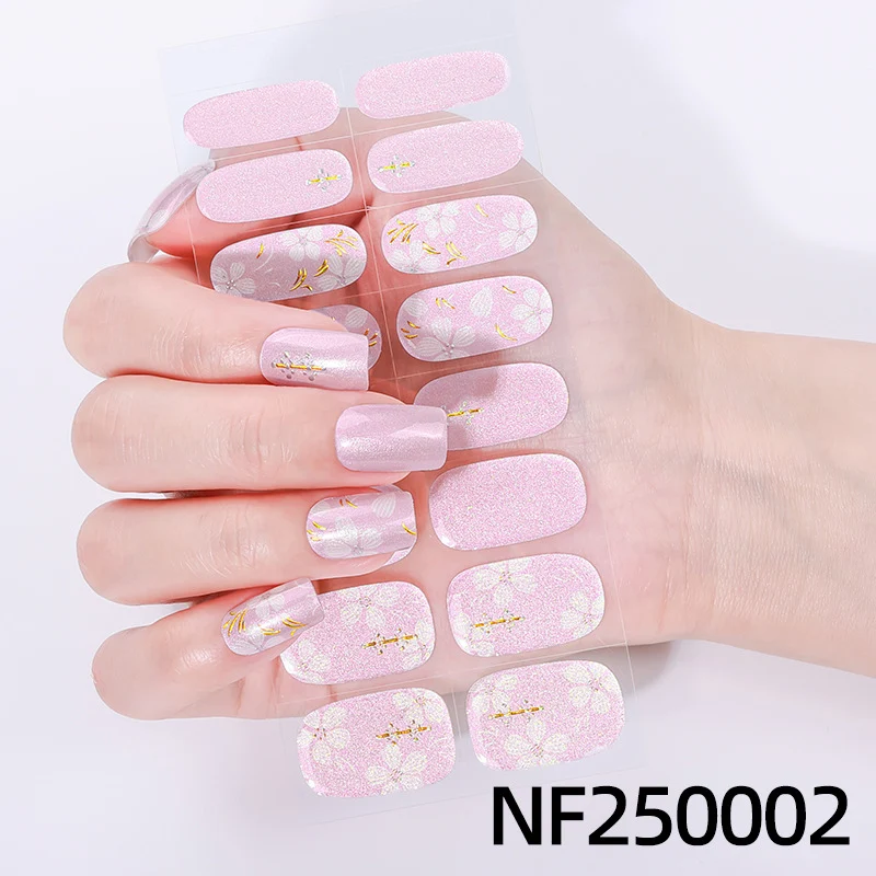 Elegante florale Gel-Nagel-Wickel
