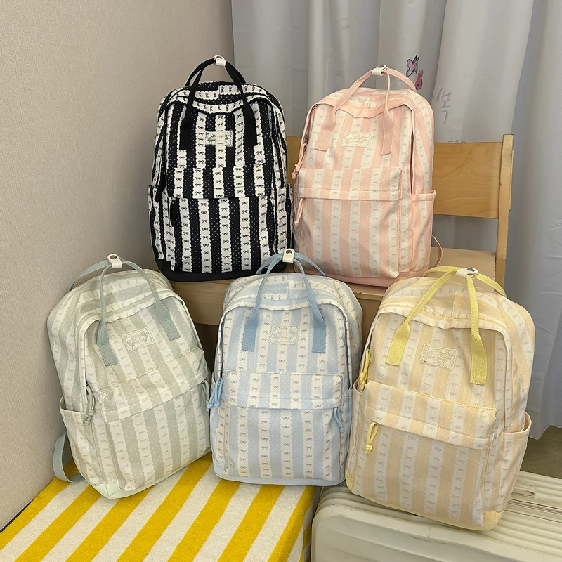 Verspielter Grafikdruck Rucksack Karnz