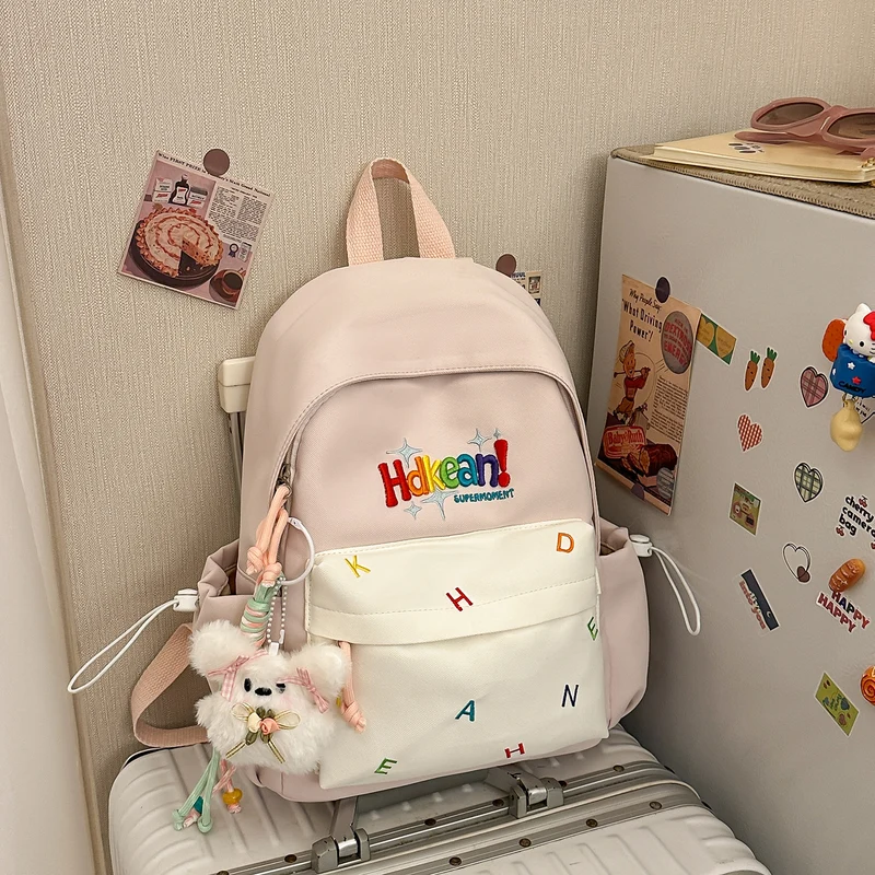 Verspielter Grafik-Rucksack Karnz