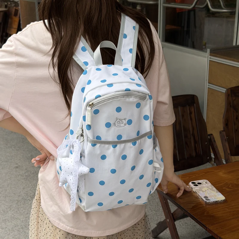 Verspielter gepunkteter Rucksack Karnz