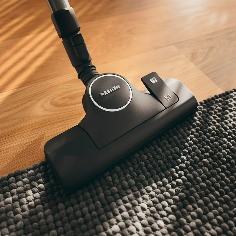 Miele Boost CX1 TrackDrive Compact Staubsauger - Obsidian Schwarz | CX1 BOOST Schwarz