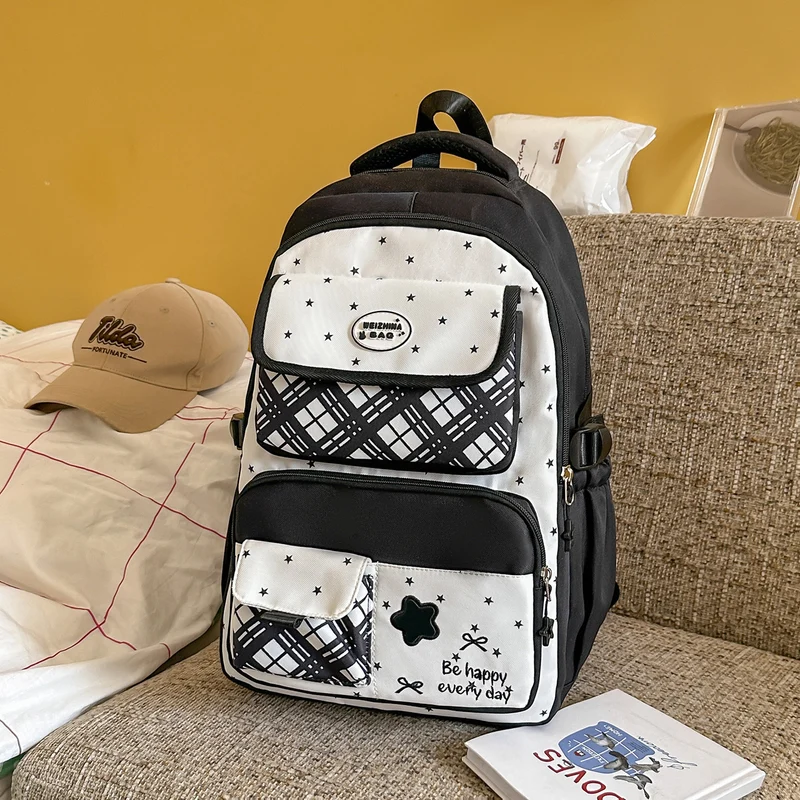 Verspielter charakterdesignter Rucksack Karnz