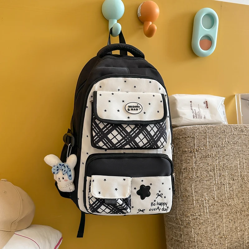 Verspielter charakterdesignter Rucksack Karnz