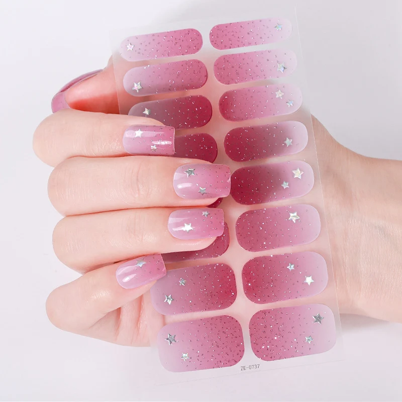 Künstlerische Nagelkunst-Wickel