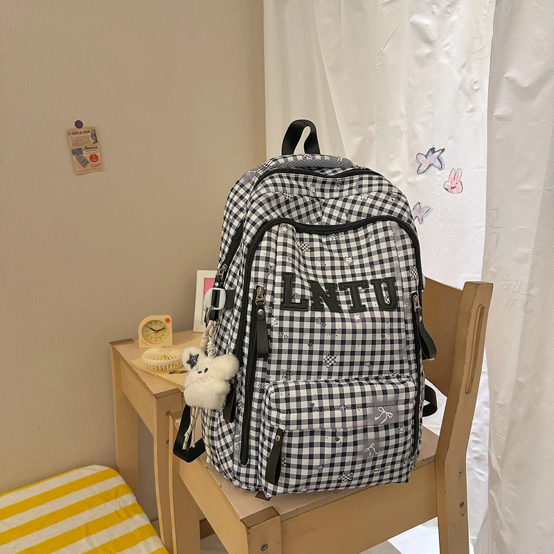 Verspielter Rucksack mit Mehrfachfächern Design Karnz