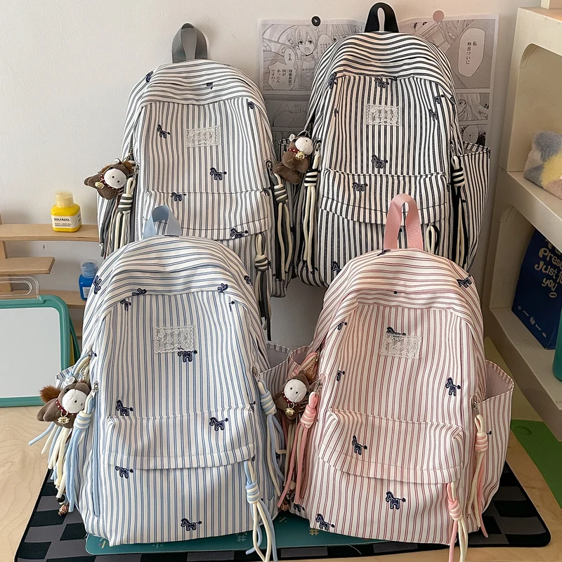 Verspielter Tiermotiv gestreifter Rucksack Karnz