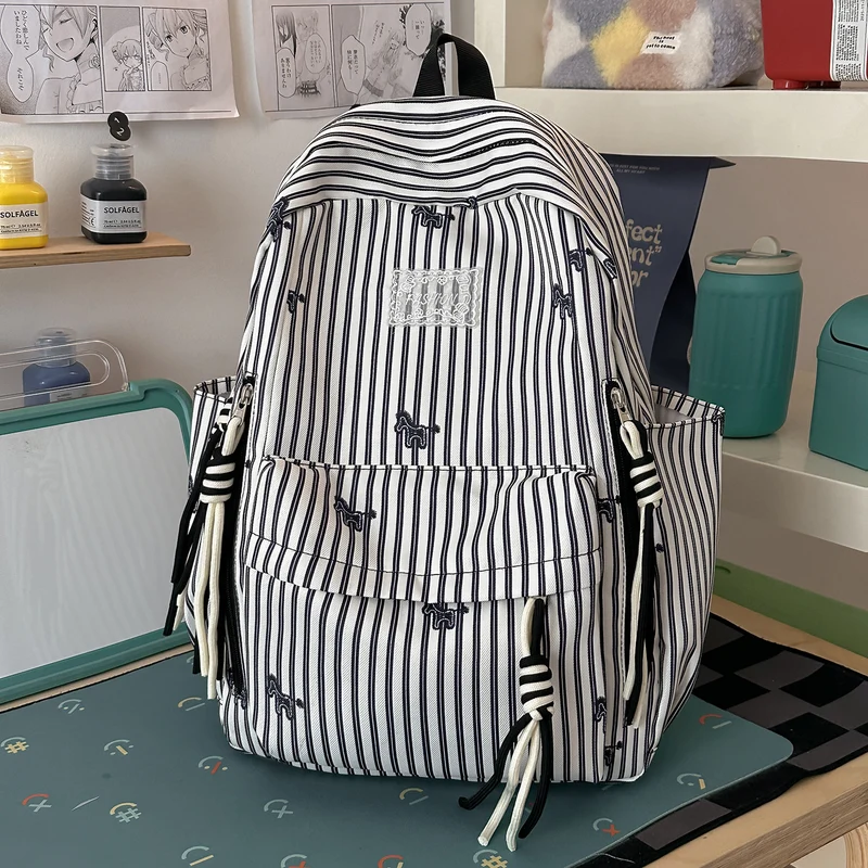 Verspielter Tiermotiv gestreifter Rucksack Karnz