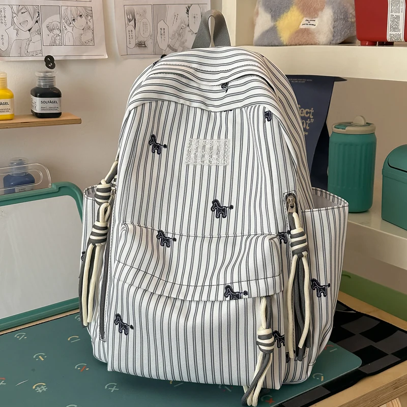 Verspielter Tiermotiv gestreifter Rucksack Karnz