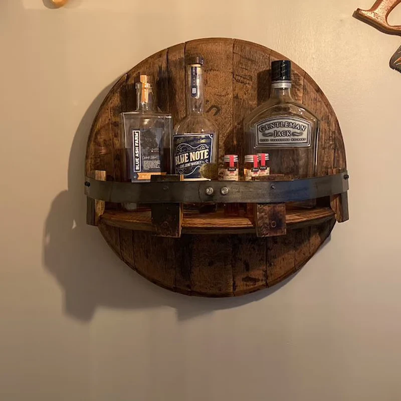 Whiskeyfass Wandregal | Rustikales Massivholz-Design | Rund