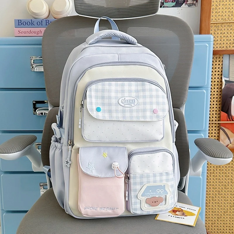 Multi-Pocket Reise-Rucksack mit süßen Charakterakzenten Karnz