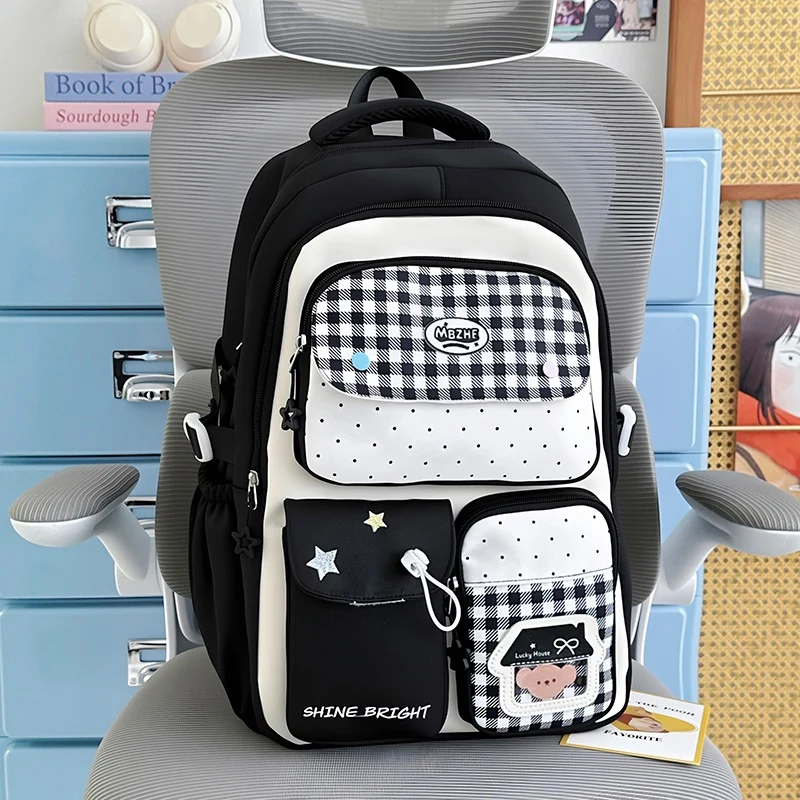 Multi-Pocket Reise-Rucksack mit süßen Charakterakzenten Karnz