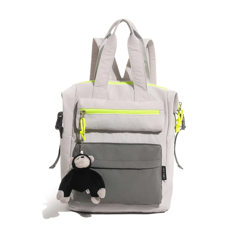Multifunktionaler Rucksack mit niedlichem Charm Karnz