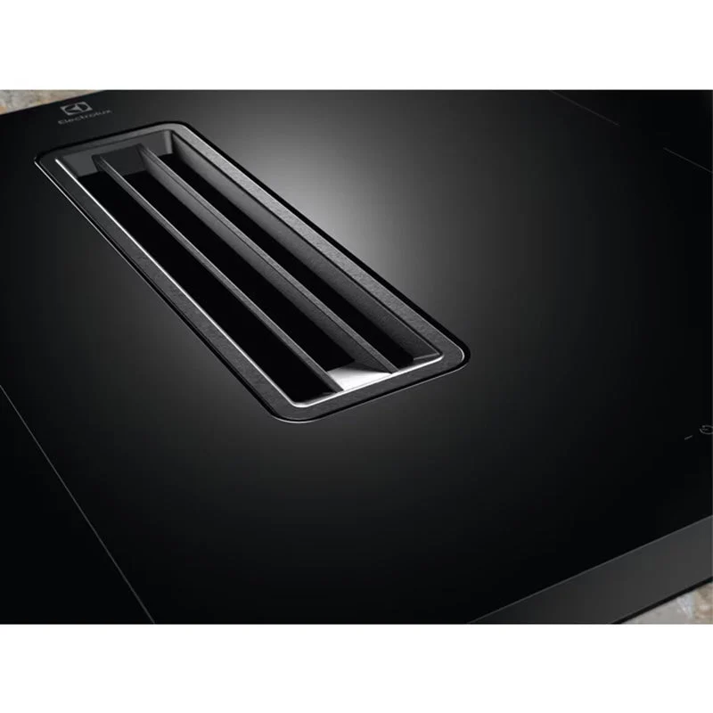 Electrolux 80CM 4 Zone Induction Kochfeld mit Extractor Ventilation System - Schwarz | LCC83443