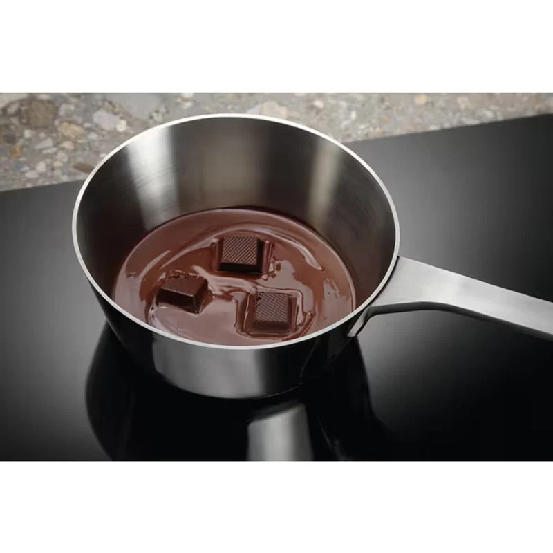 Electrolux 80CM 4 Zone Induction Kochfeld mit Extractor Ventilation System - Schwarz | LCC83443