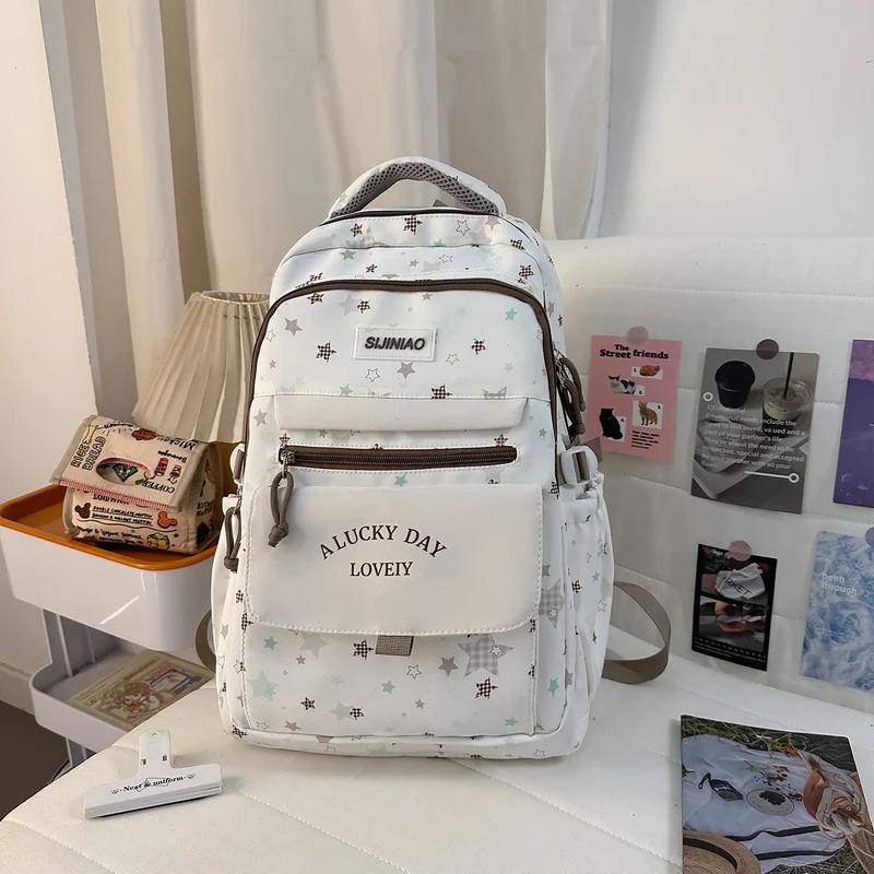 Mehrfach-Taschen Rucksack mit Plüsch Charm Karnz