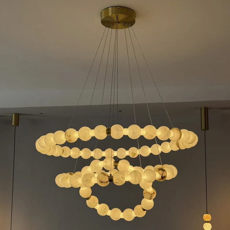 Moderne kreisförmige Marmor-Kronleuchter