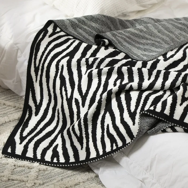Luxuriöse Zebra-Print-Strickdecke