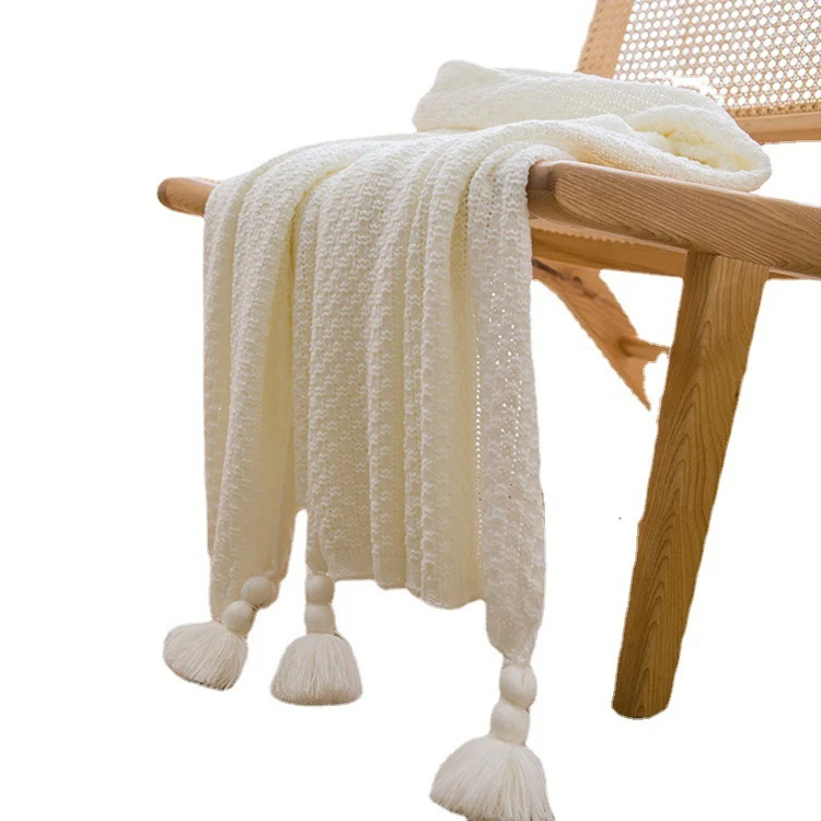 Strukturierte Strickwurfdecke