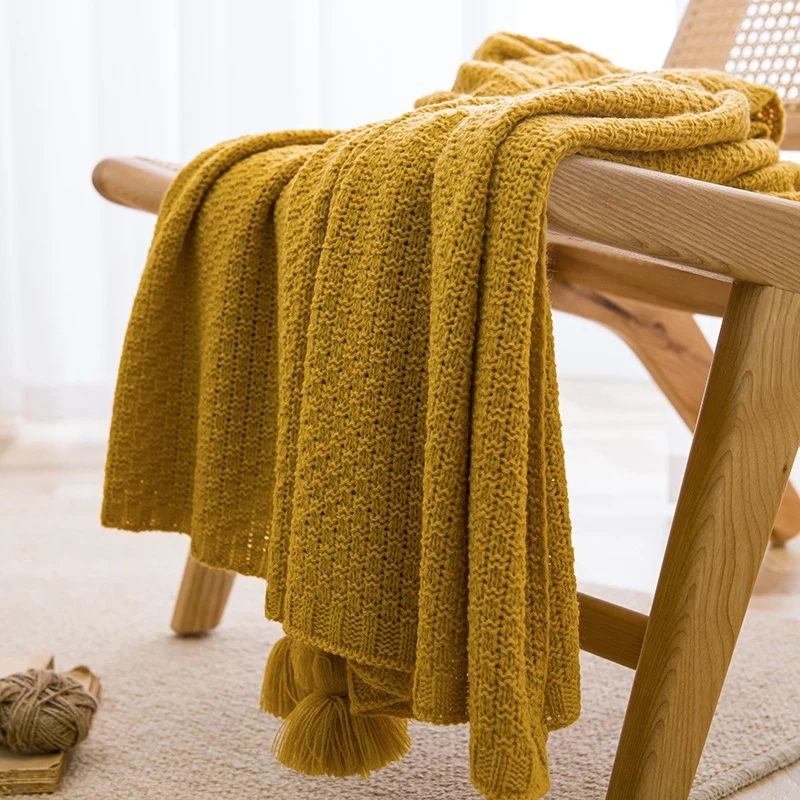 Strukturierte Strickwurfdecke