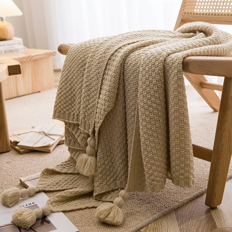 Strukturierte Strickwurfdecke