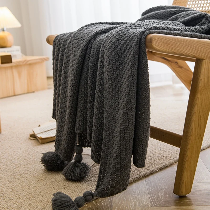 Strukturierte Strickwurfdecke