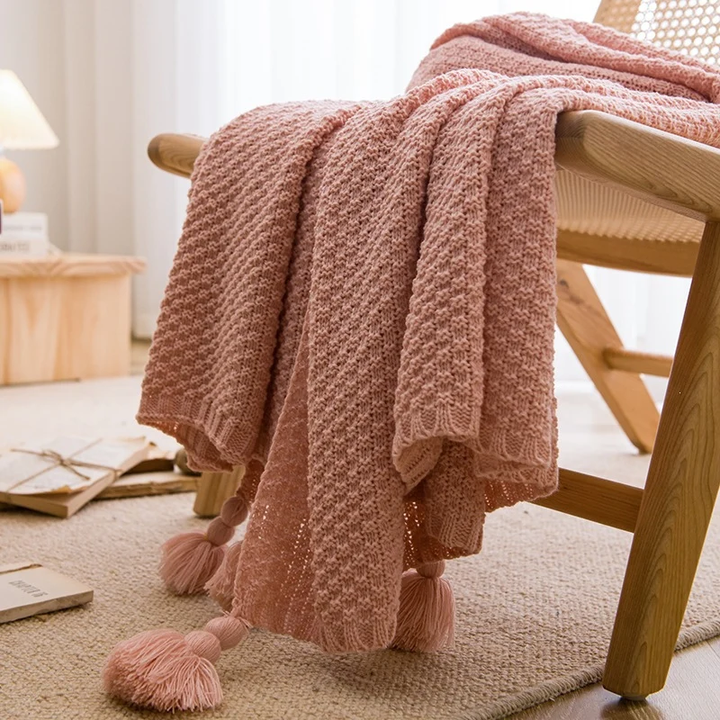 Strukturierte Strickwurfdecke