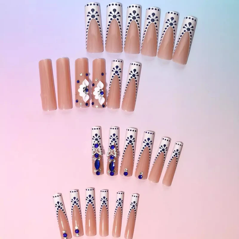 Dekorativer Nagelkunstset