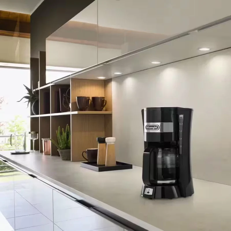 DeLonghi Filter Coffee Maker - Schwarz | ICM15210.1