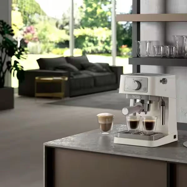 DeLonghi Stilosa Espresso Kaffeemaschine - Cream | EC260.CR