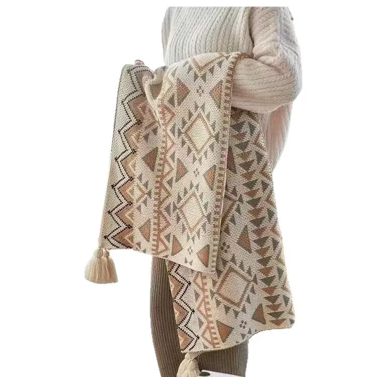 Geometrisch gemustertes Strickwurfdecke