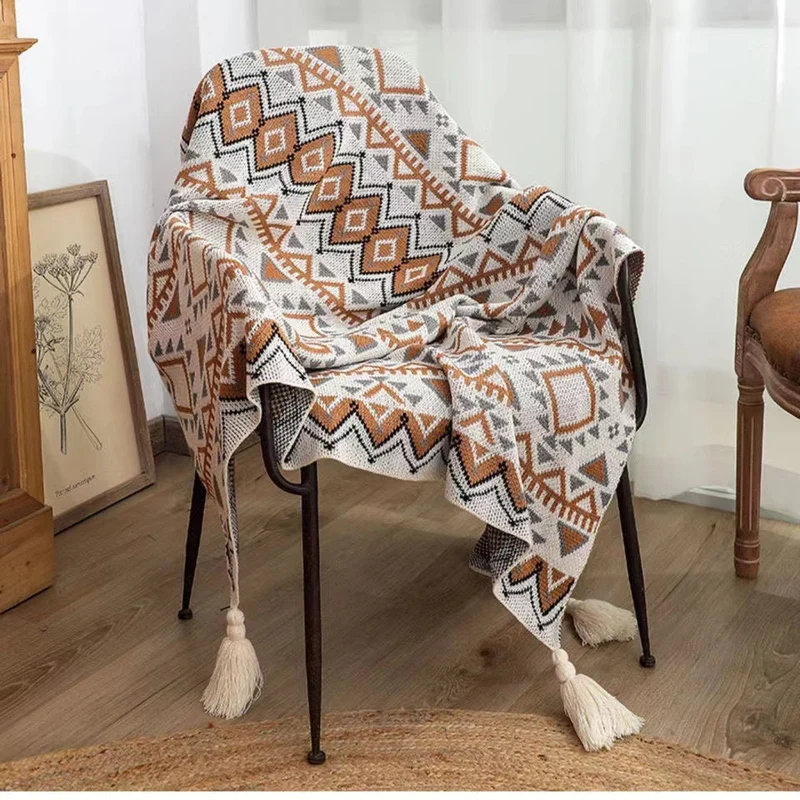 Geometrisch gemustertes Strickwurfdecke