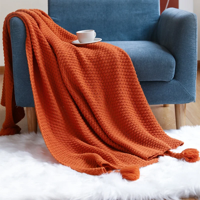 Strukturierte Strickwurfdecke