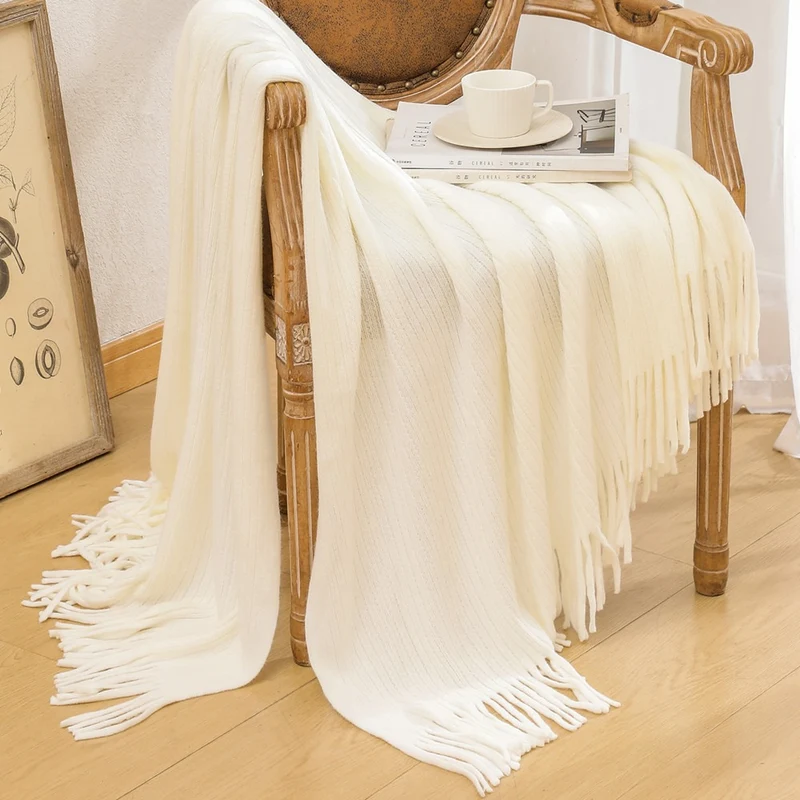 Gemütliche gestrickte Wurfdecke