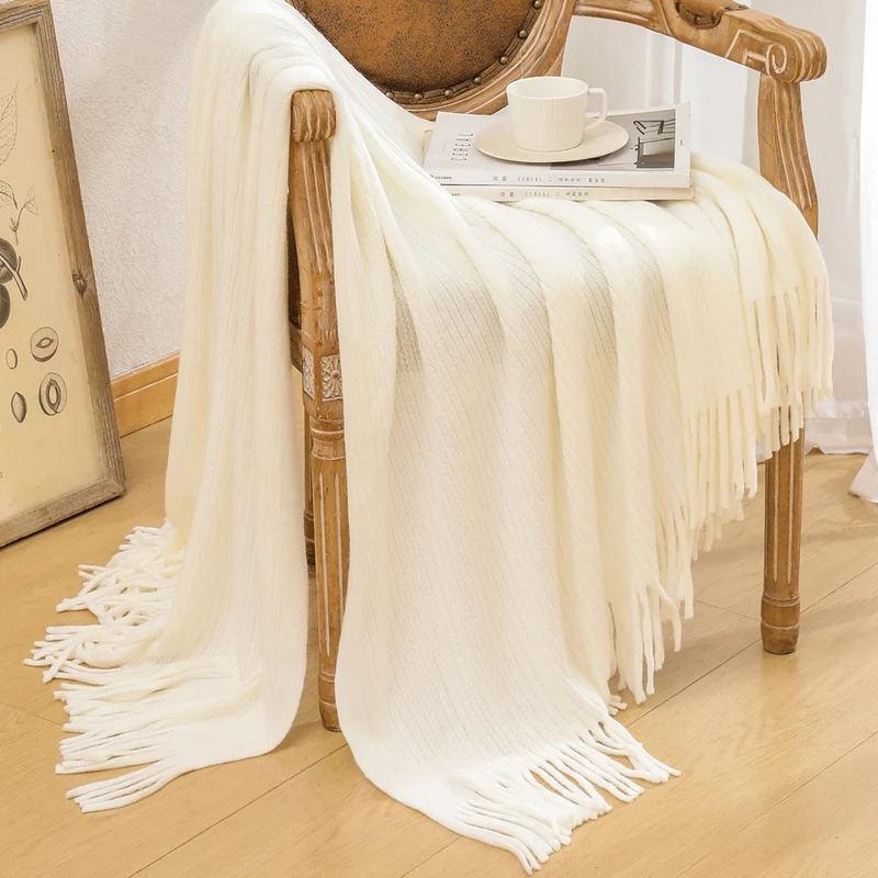Gemütliche gestrickte Wurfdecke