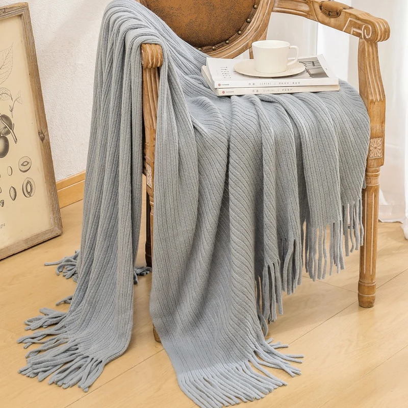 Gemütliche gestrickte Wurfdecke
