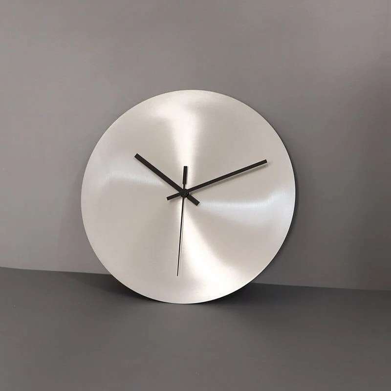 Skanto | Minimalistische Wanduhr aus Edelstahl – Zeitloses Design in drei Größen