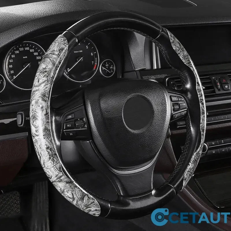 🚗 50% RABATT! 🧤 Universal Anti-Rutsch Auto-Lenkradabdeckung – Weiches Mikrofasermaterial, Rutschfeste Innenschicht & Ideal Für Mehr Komfort Und Kontrolle Beim Fahren 🛡️